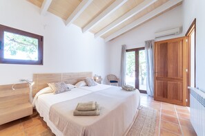 6 dormitorios, cuna de viaje, wifi gratis y ropa de cama