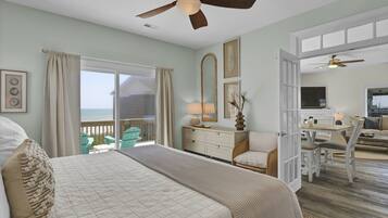 5 slaapkamers, een bureau, een strijkplank/strijkijzer, reisbedje