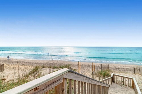 Oceanfront home w/ Relaxing views! Pet Friendly