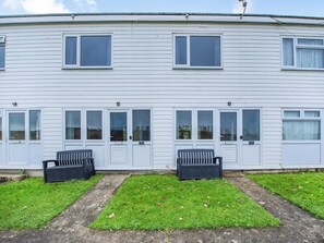 Exterior - 2 bedroom accommodation in Freshwater East, near Pembroke (Freshwater East, near Pembroke)