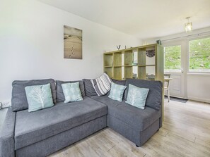 Living area - 2 bedroom accommodation in Freshwater East, near Pembroke (Freshwater East, near Pembroke)