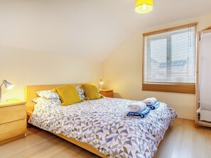 3 bedrooms, free WiFi, bed sheets - 3 bedroom accommodation in Porthtowan (Porthtowan)