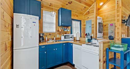 Tiny Home-Mary Ida's Place - walkable location