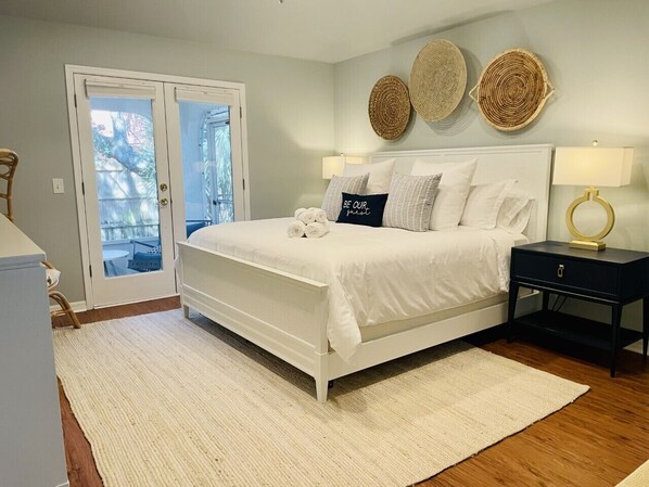 5 bedrooms, desk, iron/ironing board, free WiFi