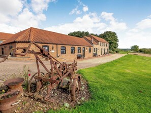 Setting | Viking Cottage - Poachers Hideaway, Belchford - Viking Cottage - UK36662 (Belchford)