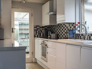 Dishwasher, highchair - Yaverland Beach House (Sandown)