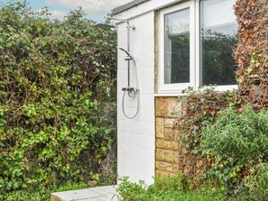 Property grounds - Yaverland Beach House (Sandown)