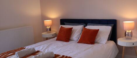 Maison mitoyenne Standard | 4 chambres, rideaux occultants, fer et planche Ă repasser, lit parapluie