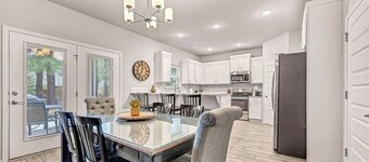 Stunning Fayetteville Home >10 minutes from the University/Downtown Fayetteville