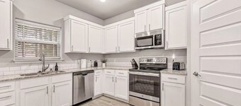 Stunning Fayetteville Home >10 minutes from the University/Downtown Fayetteville