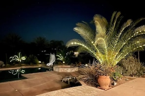حمام سباحة