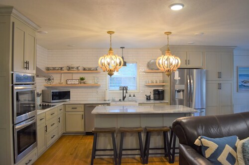 The Gathering Place: Big Lakehouse/Covered Dock/Fiber/Tankless WH/Game RM/EV CHG