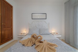 2 chambres, fer et planche à repasser, accès au Wi-Fi (inclus)