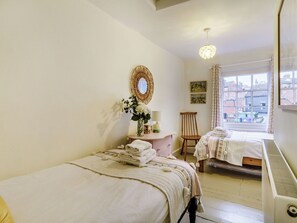 3 bedrooms, free WiFi, bed sheets