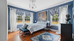 4 bedrooms, WiFi, bed sheets