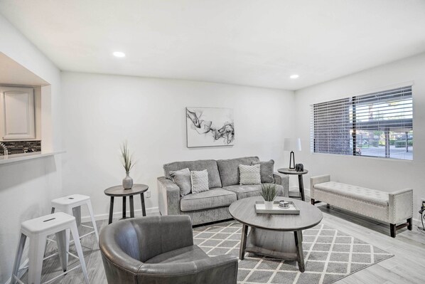 Living Room | Queen Sleeper Sofa