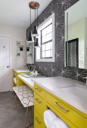 Combined shower/tub, hair dryer, towels, soap