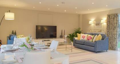 2 bedroom accommodation in Roslin
