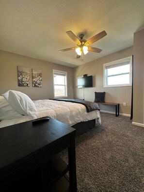 4 habitaciones, escritorio, wifi gratis y ropa de cama
