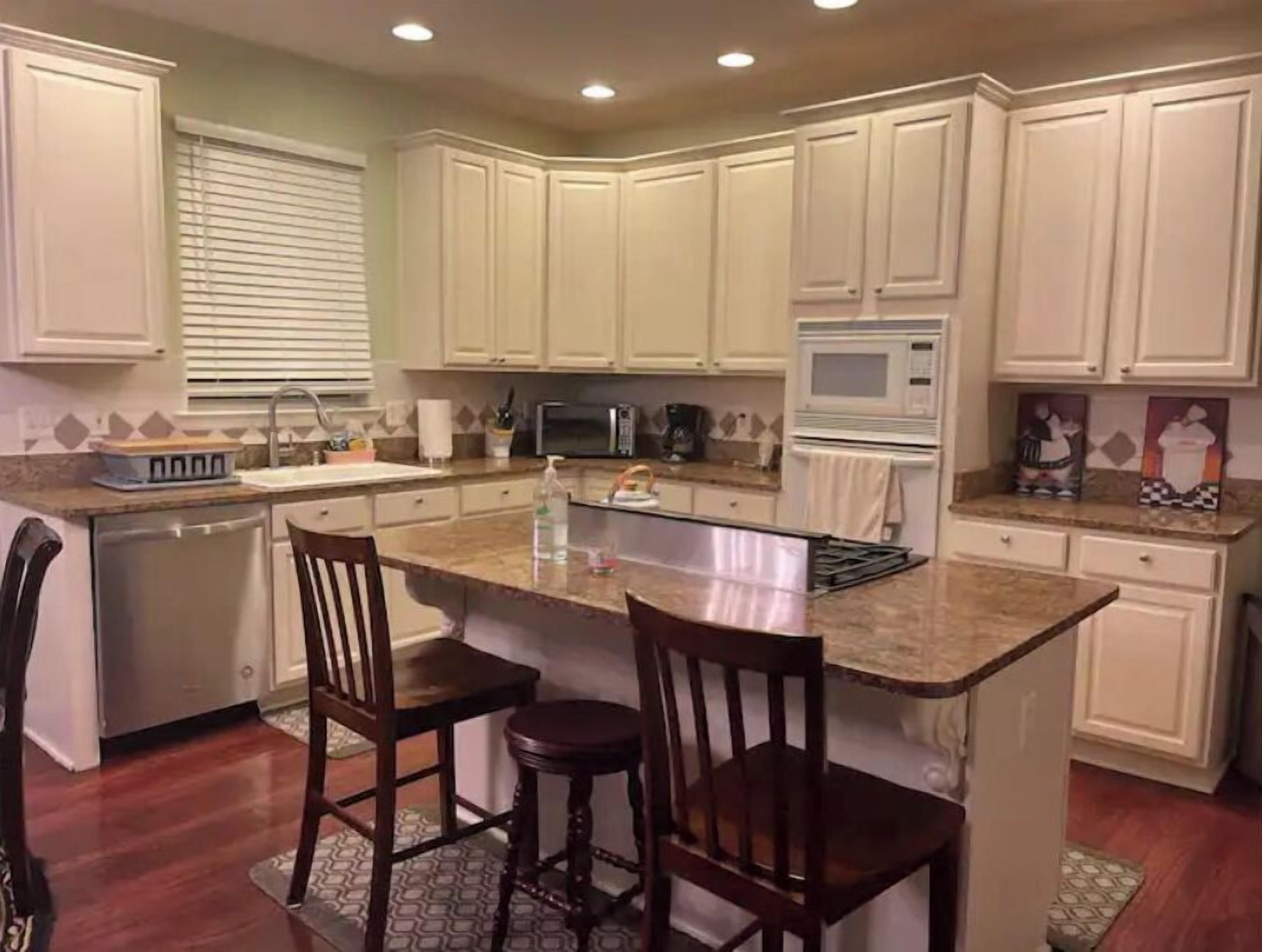 電子レンジ、オーブン、コンロ、食器洗い機