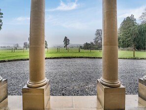 Property grounds - Brynog Mansion Apartment (Lampeter)