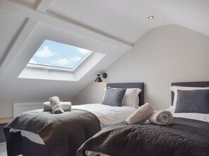 3 bedrooms, free WiFi, bed sheets