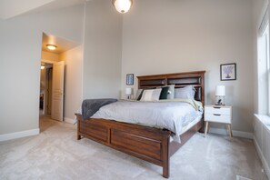 Room - Comfortable Townhouse Close to Mt. Bachelor and Downtown (Bend)