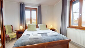 4 bedrooms, soundproofing, iron/ironing board, travel cot - la maison blanche issenheim (Issenheim)
