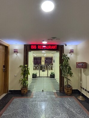 Restaurant - A pyramids view (Giza)