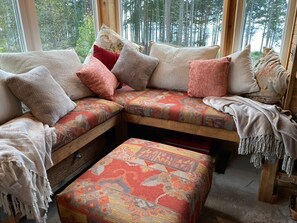 1 bedroom, free WiFi - Treehouse over the water - Eagle's Nest (Port Angeles)