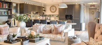 Alojamiento de 2 habitaciones en By Howwood, Renfrewshire