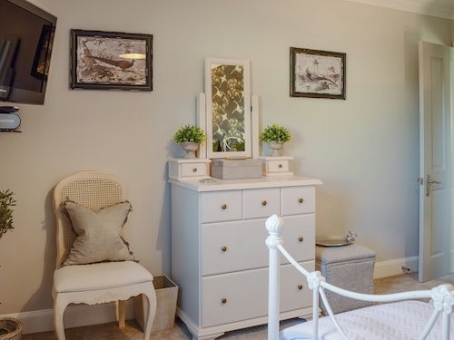 A beautiful rural location, close to Glasgow and Loch Lomond.