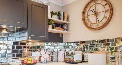 A beautiful rural location, close to Glasgow and Loch Lomond.