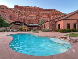 Indoor pool - Pet-Friendly Luxury Home in Kanab, Utah, with Gym, Hot Tub and Pool, Near Bryce and Zion! (Kanab)