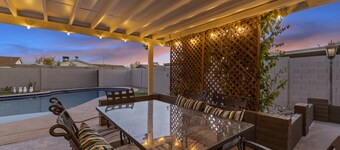 Four Queens Inn ~No Cleaning Fee~ Near Airport/ASU