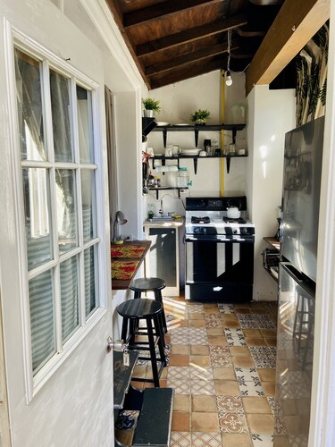 Jaguar Studio - 1 double-bed, kitchen & terrace