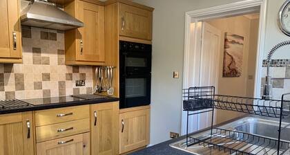 Smart & Comfortable 3 Bedroom Victorian House