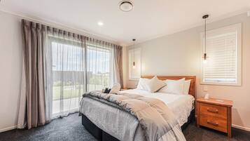 4 Schlafzimmer, Bügeleisen/Bügelbrett, WLAN, Bettwäsche