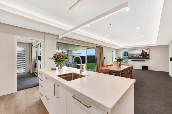 Interior - 39Carmine Five Star 4-bedroom Holiday Home (Appleby)