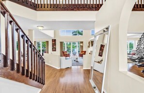 Interior - Spacious Villa with pool and jacuzzi (Pembroke Pines)