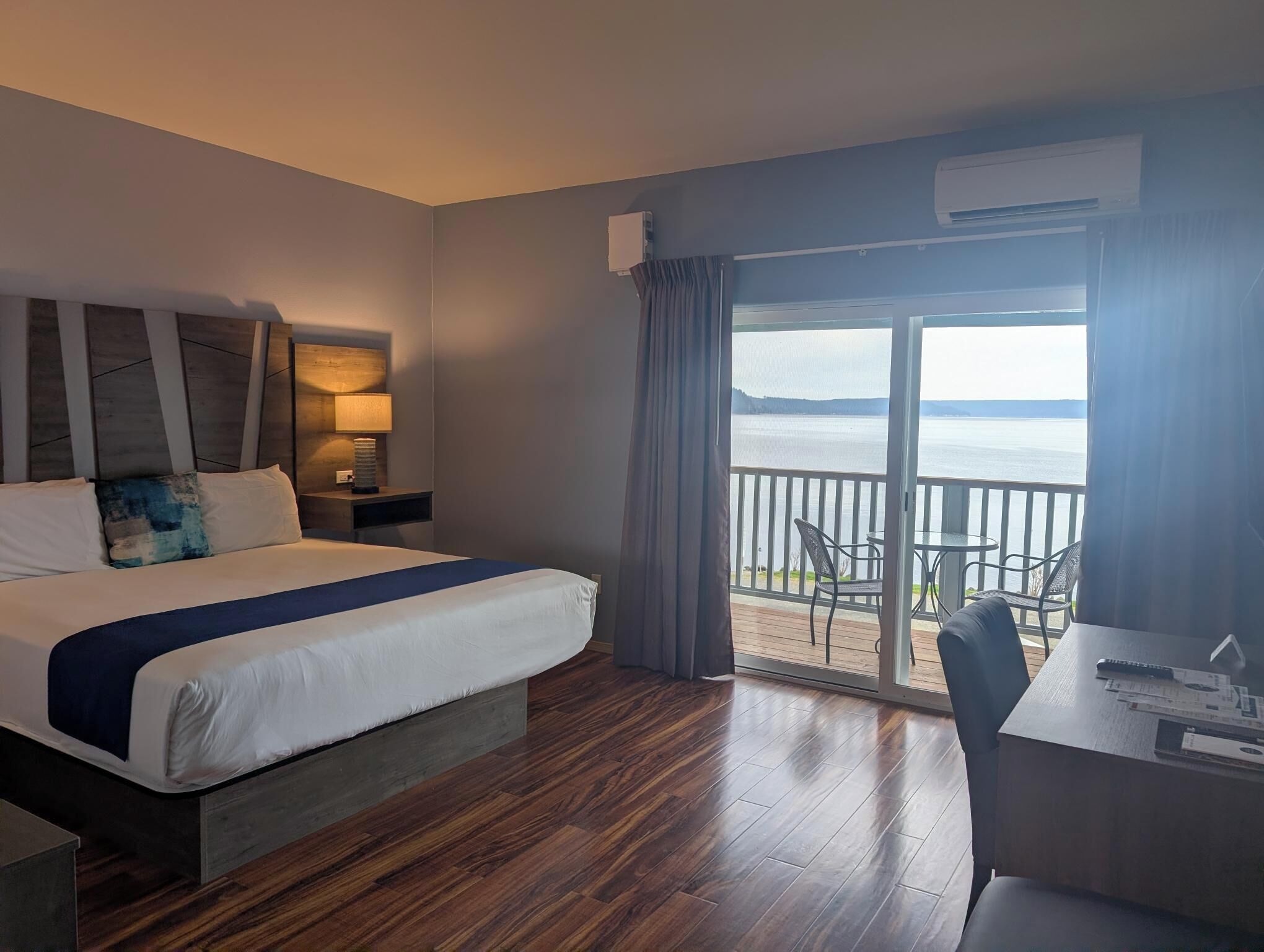 Standaard eenpersoonskamer, 1 kingsize bed | Een strijkplank/strijkijzer, gratis wifi, beddengoed