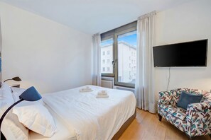 Family Apartment, Multiple Bedrooms, 2 Bathrooms (Dandy House Few Min From Lake) | 2 bedrooms, laptop workspace, iron/ironing board, free WiFi - Dandy House Few Min From Lake (Lugano)