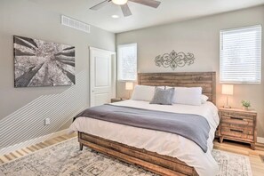 5 chambres, bureau, fer et planche à repasser, lit parapluie