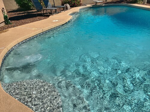 Diving Pool, Family Friendly & Pet Friendly @Cozy Mesa home close to everything!