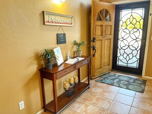 Interior - Diving Pool, Family Friendly & Pet Friendly @Cozy Mesa home close to everything! (Mesa)
