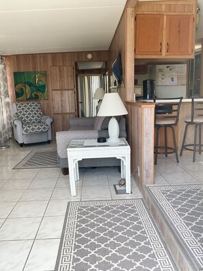 TV - ISLE BE BACK To The Sunny Keys (Cudjoe Key)