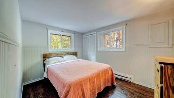 3 quartos, berço de viagem, Wi-Fi, roupa de cama