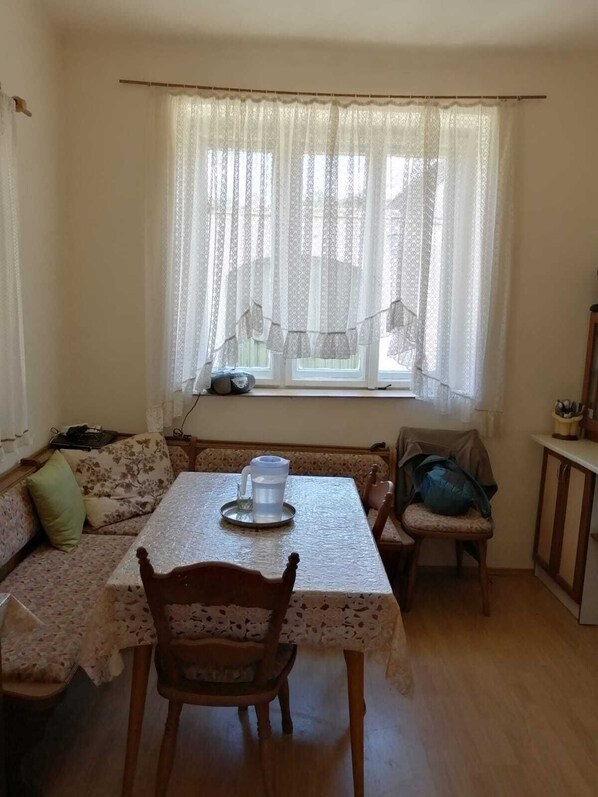 تناول الطعام