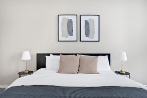 3 chambres, fer et planche à repasser, Wi-Fi, draps fournis