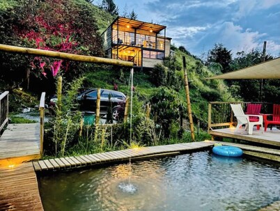 Villa Guatapé, swimming pool and private Jacuzzi. Medellin